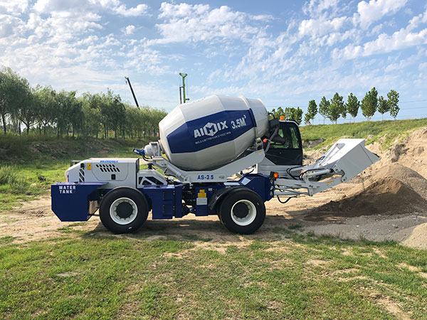 3 Advantages of Buying Self Loading Concrete Mixer