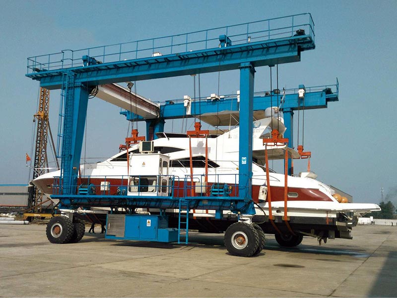 Boat Hoist with 8 Wheels