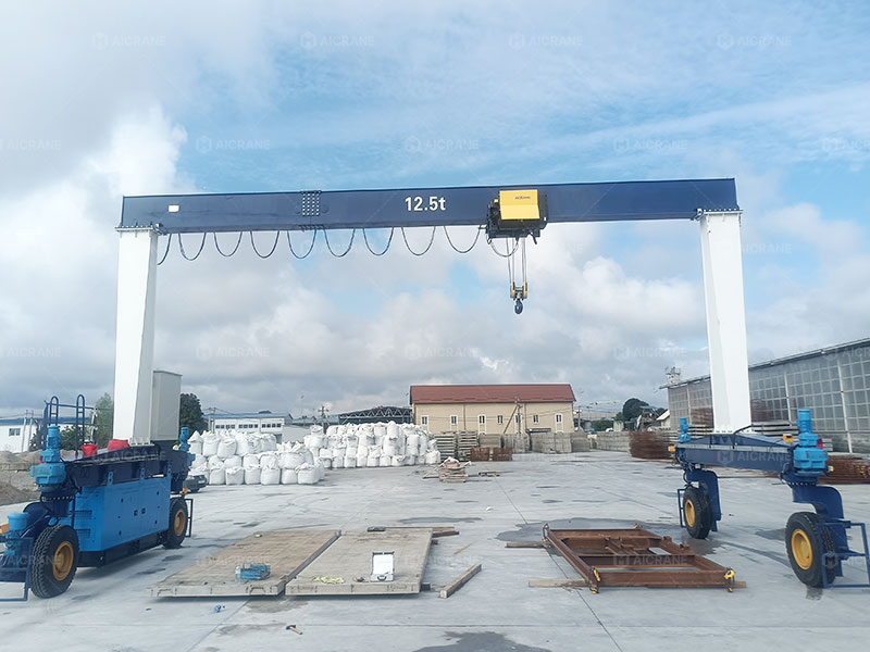 Rubber tyred gantry crane